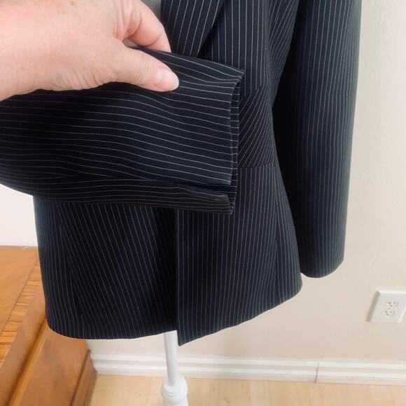 Tahari ASL Size 8 Flower Brooch Pinstripe Blazer Jacket Black White Career - Picture 12 of 15